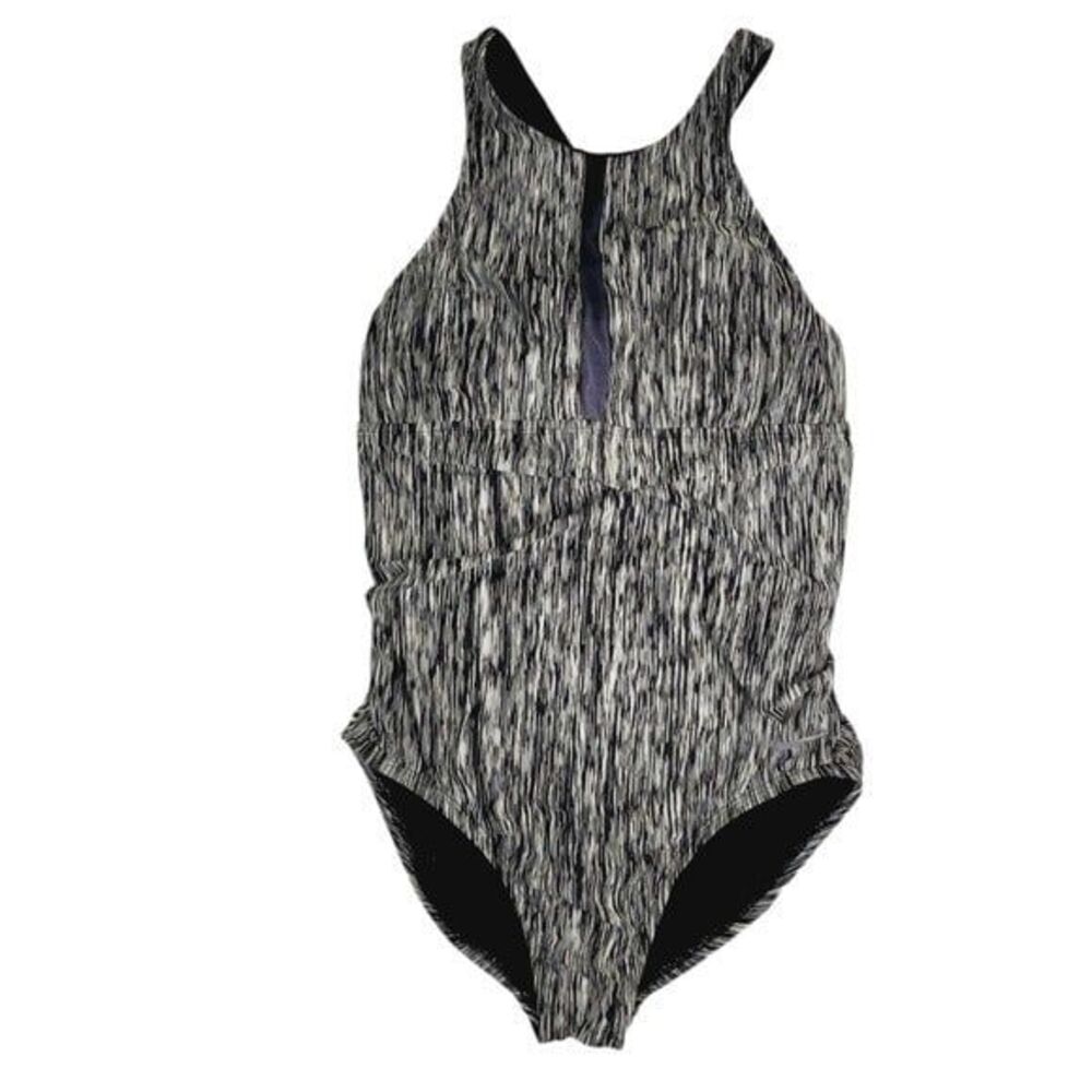 • Nike medium one peice swimsuit crew neck racerback low back cutout sport